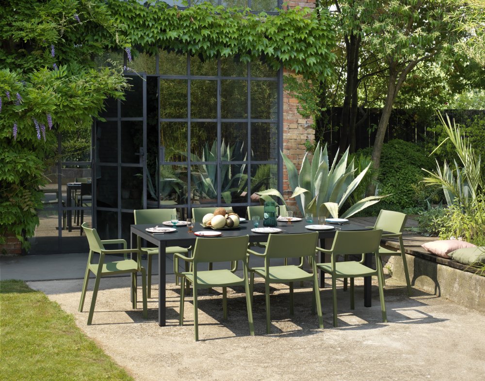 Nardi rio alu trill 8-seater outdoor dining set - charcoal table & olive green chairs