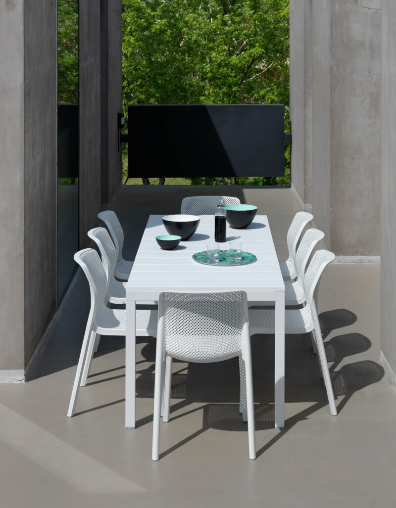 NARDI Bit Rio 9-Piece Dining Setting in White (Head of Table View)
