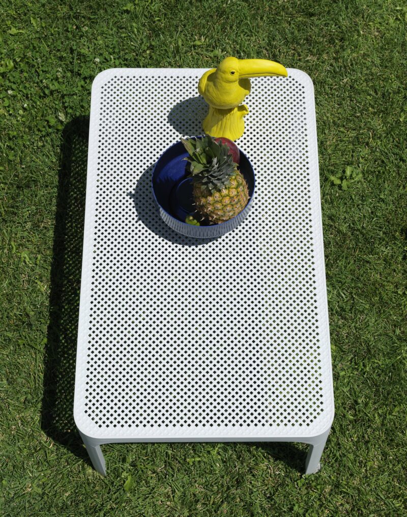 NARDI Net Outdoor Coffee Table in White on Lawn
